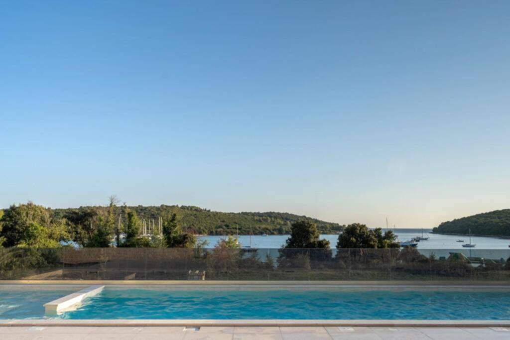 Apartment Emarin Banjole Exterior photo